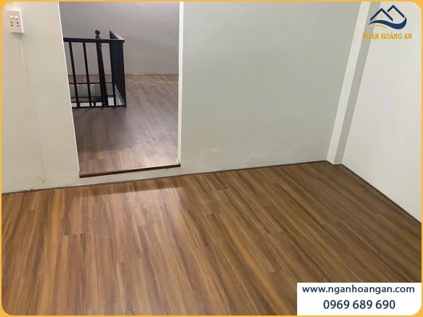 Thi Công Sàn Nhựa Hèm Khoá THFloor HS8017 Cho Nhà Ở